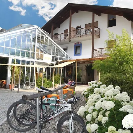 Bamboo Haupthaus Hotel 4*