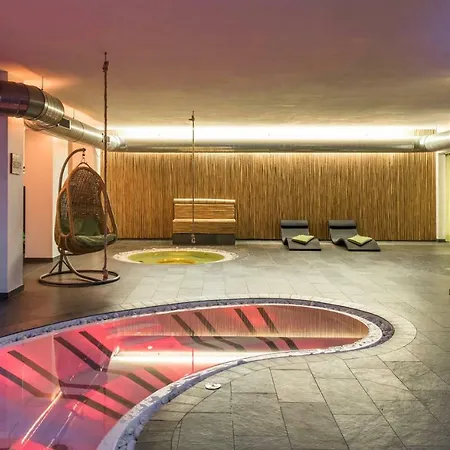 Bamboo Haupthaus 4* Goldrain